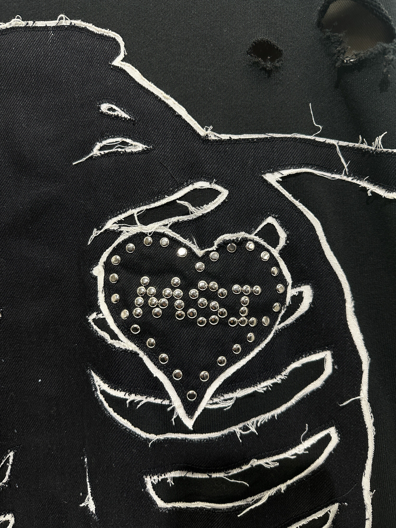 BONE STRUCTURE STUDS SWEATSHIRT BLACK