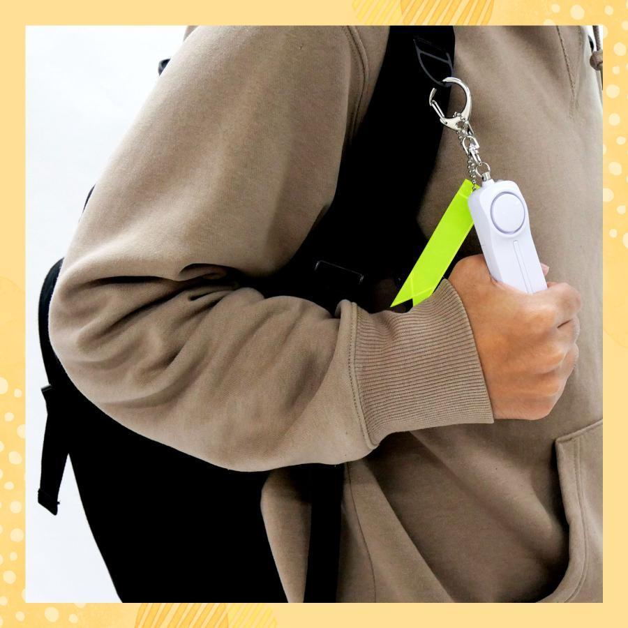 防犯ブザー 大音量 女性 小学 LEDライト 防水 130db 電池付き 反射板 キーホルダー 反射板テープ