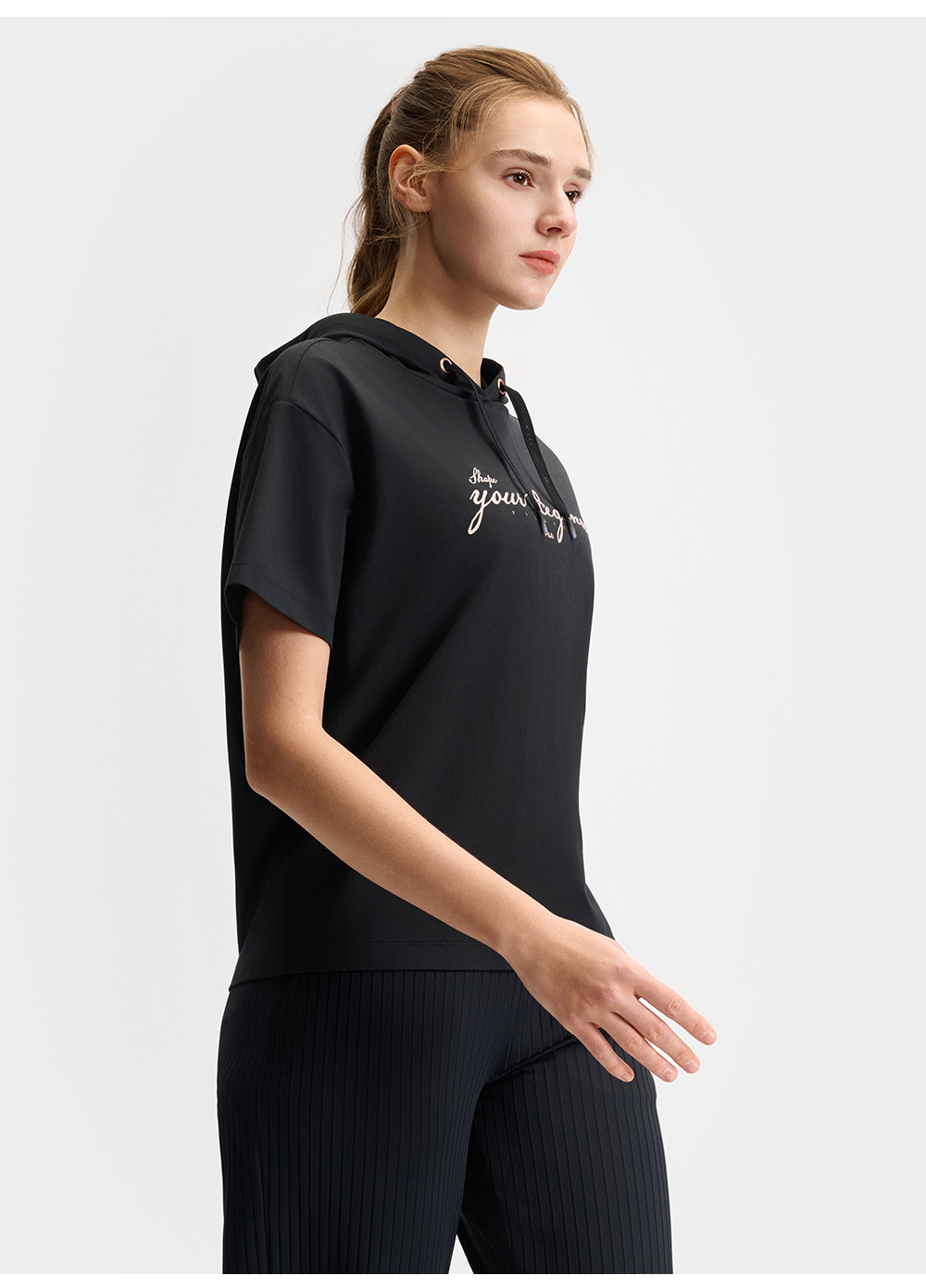 FILA CORE ATHLETICS FILA-FIT ARTE ELEGANTE Women Short Sleeve Top with Hood (Black)