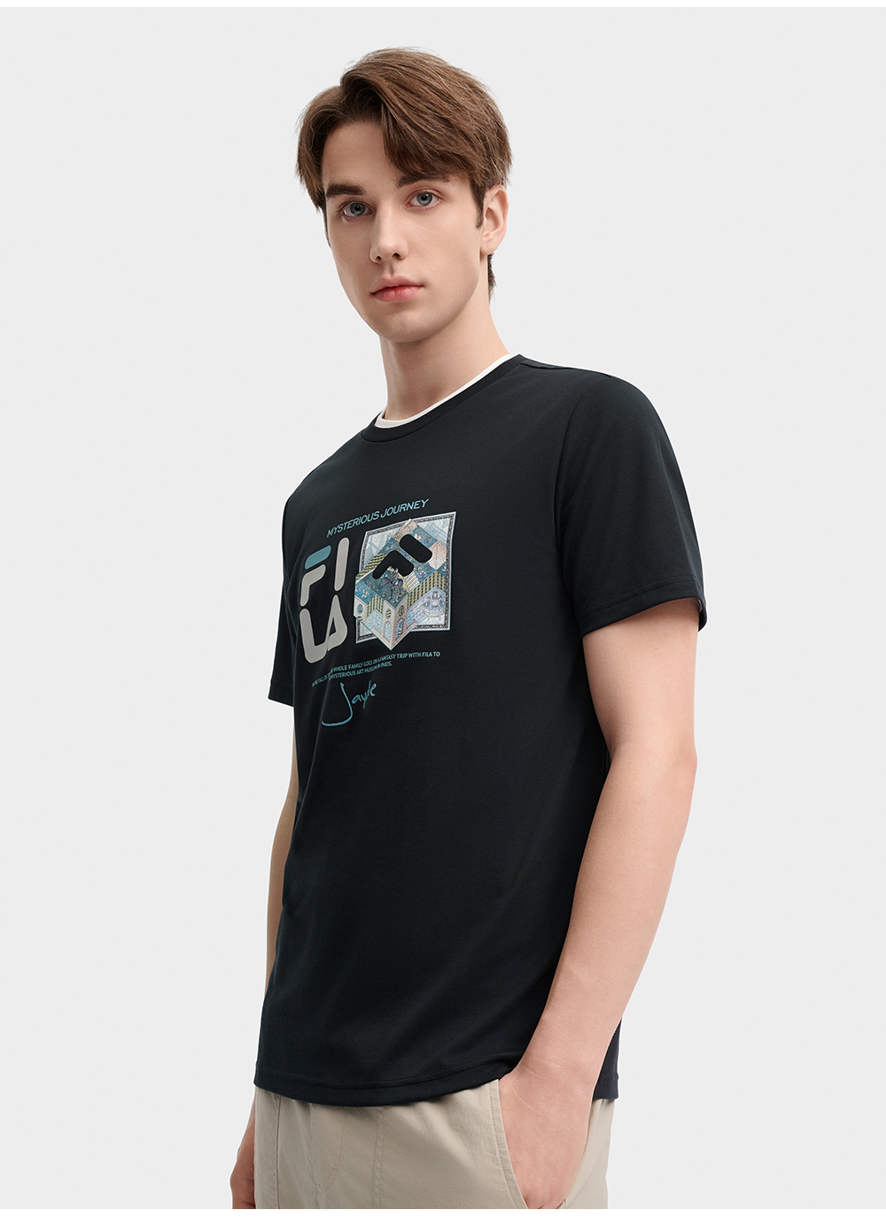 FILA CORE LIFESTYLE HERITAGE MYSTERIOUS JOURNEY Men Short Sleeve T-shirt (Black / White)