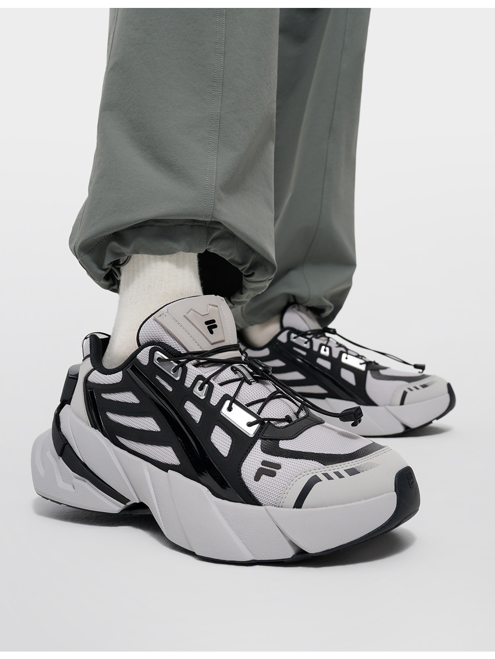 FILA FUSION FUSION TI-22 Men Sneakers (Black/Grey)