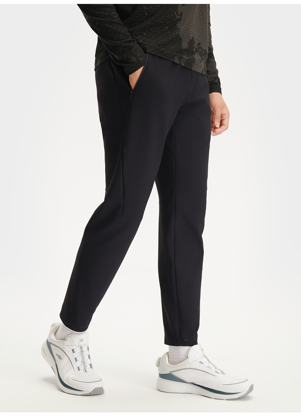 FILA CORE ATHLETICS FITNESS MEN Men Knit Pants (Black)