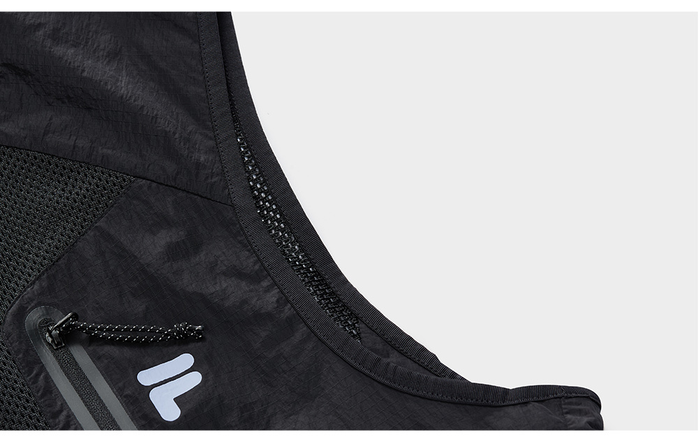 FILA FUSION INLINE URBAN TECH Men Woven Vest (Black)