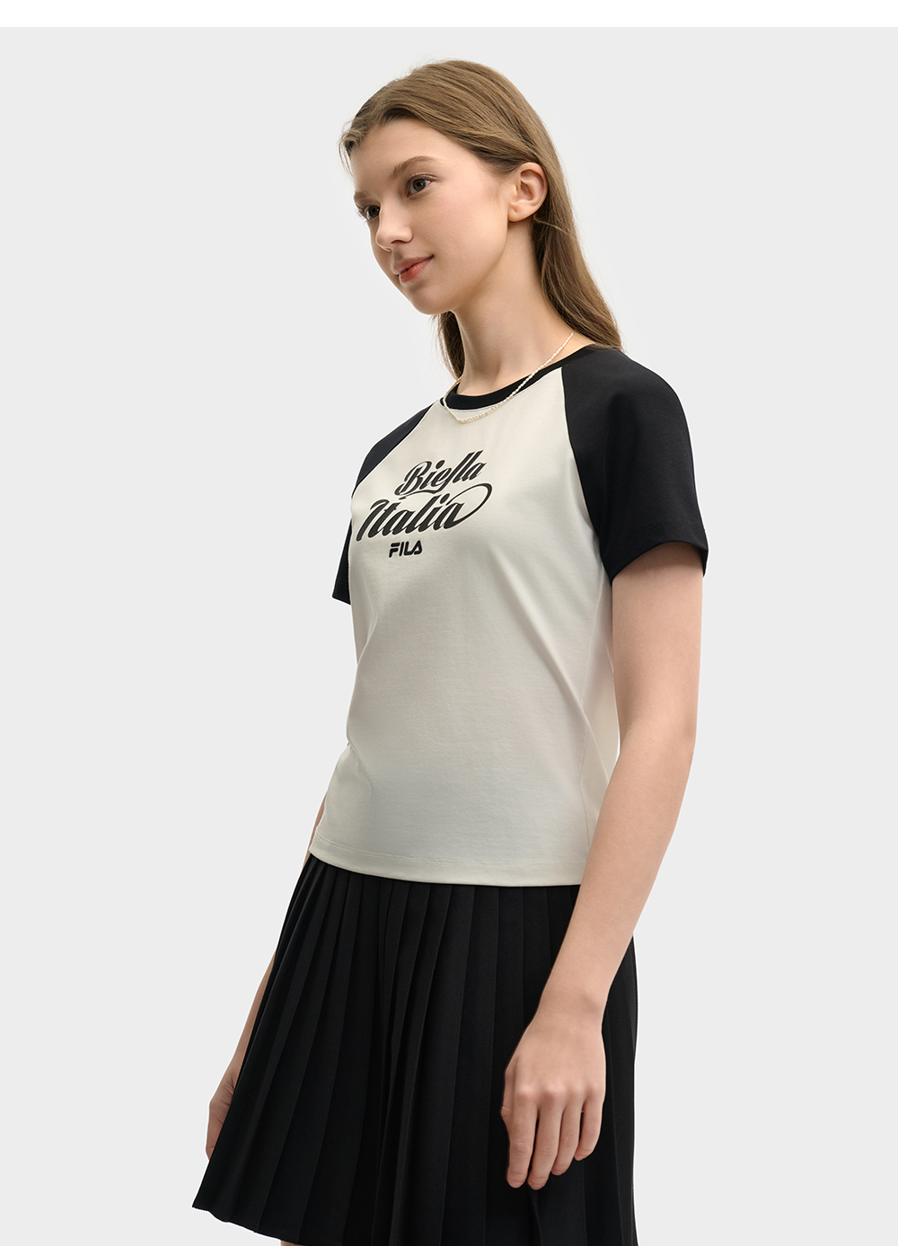 FILA CORE LIFESTYLE ORIGINALE DREAMS ON THE COURT Women Short Sleeves T-Shirt (White)