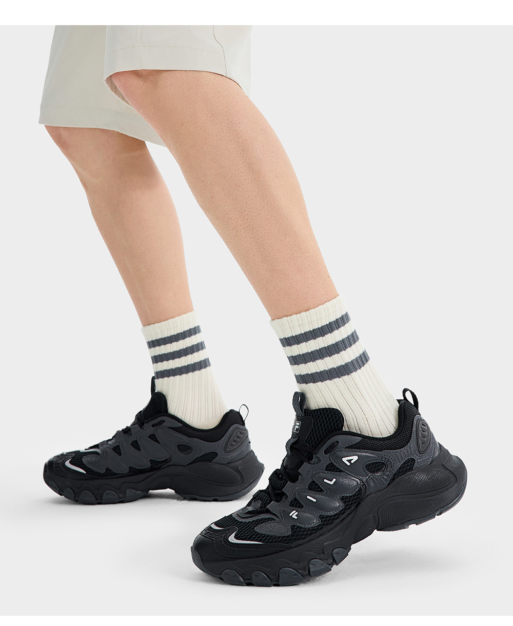 FILA CORE FASHION TRUFFLE Men Sneakers (Black / White)