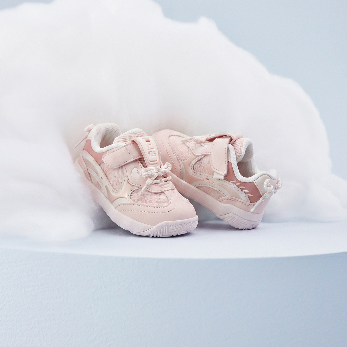 FILA KIDS HERITAGE Girls Classic Sneakers