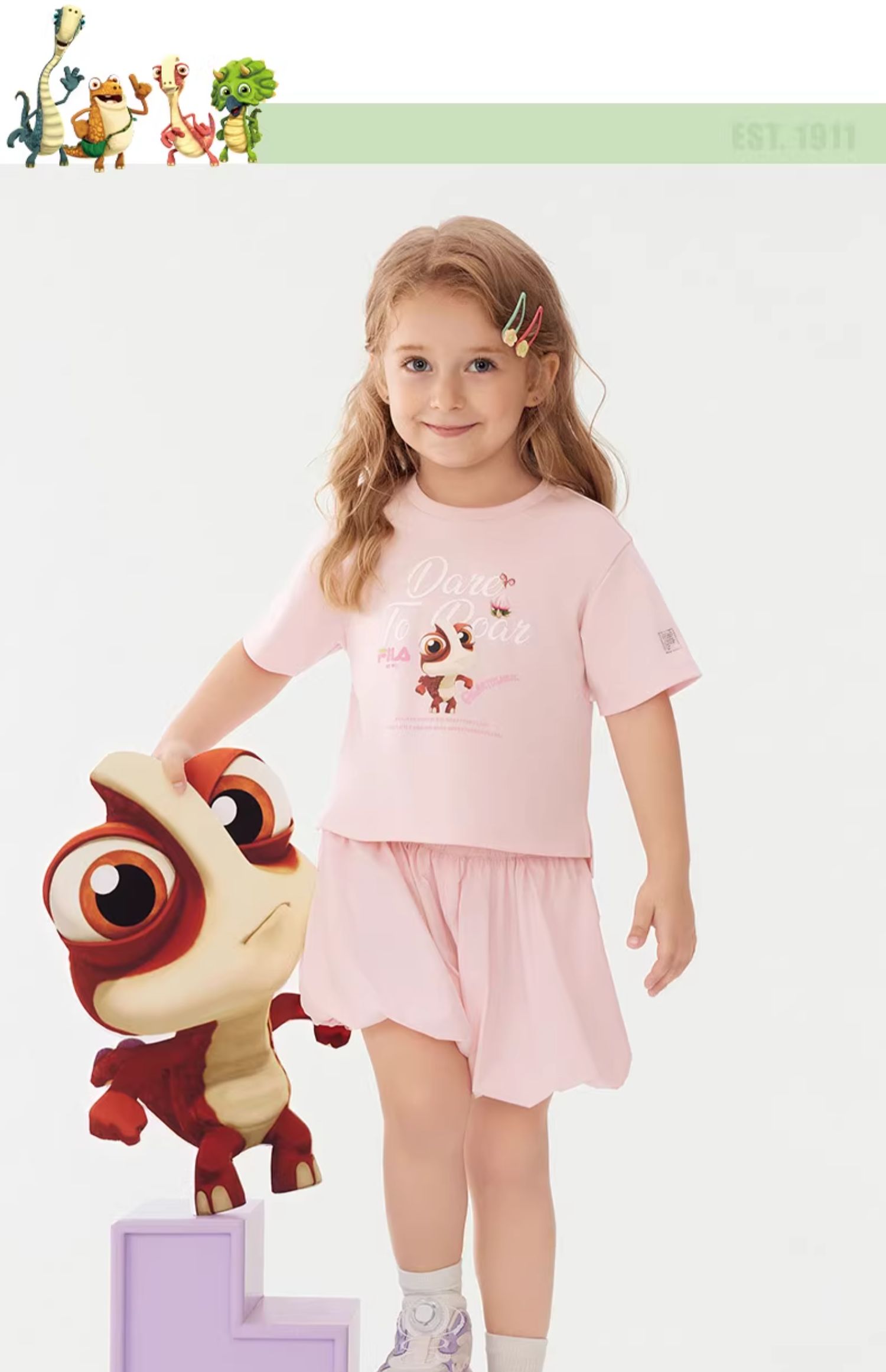 (105 - 130cm) FILA KIDS x GIGANTOSAURUS ORIGINALE Girl's Short Sleeve T-Shirt in Pink