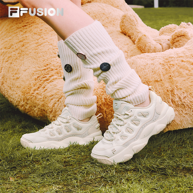 FILA FUSION WATERBEAR Women Sneakers (Black/White)
