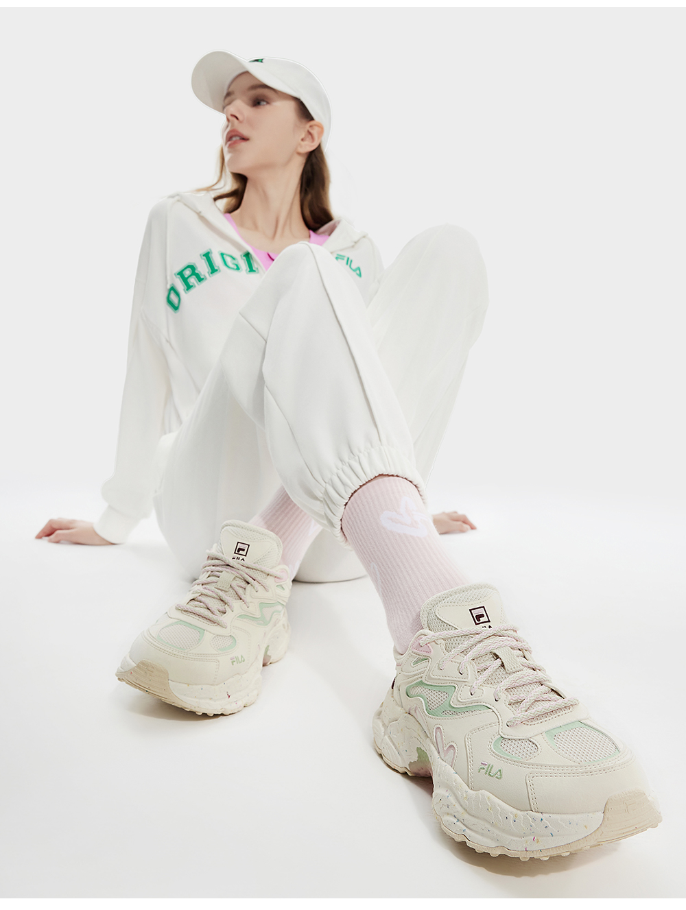 [ Valentine's Day ] FILA CORE FERN V-DAY FASHION MODERNO Womens Sneakers in Pink