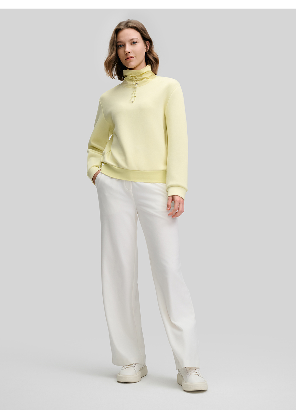 FILA CORE LIFESTYLE EMERALD ELEGANT HEART Women Pullover Sweater (Yellow / White))