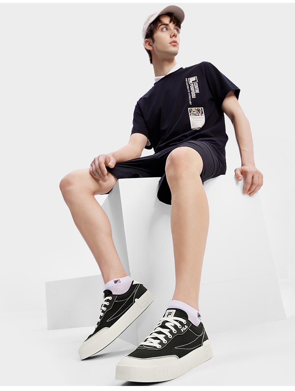 FILA CORE FASHION ORIGINALE Men Canvas Shoes (Black / White)