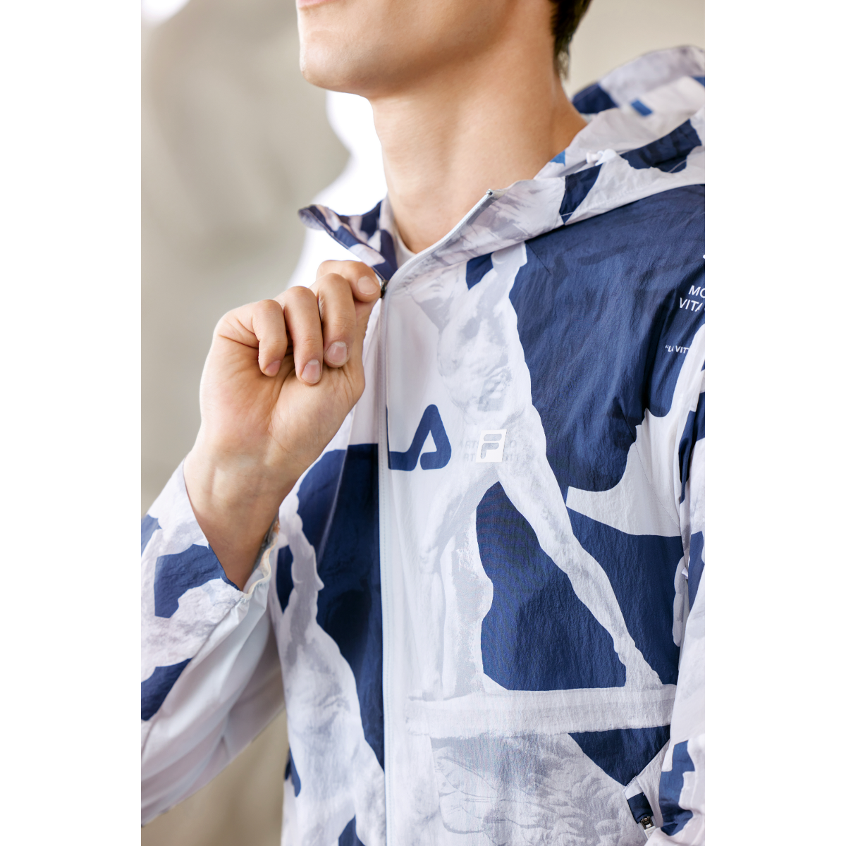 FILA CORE ATHLETICS FITNESS Men Woven Top in Full Print