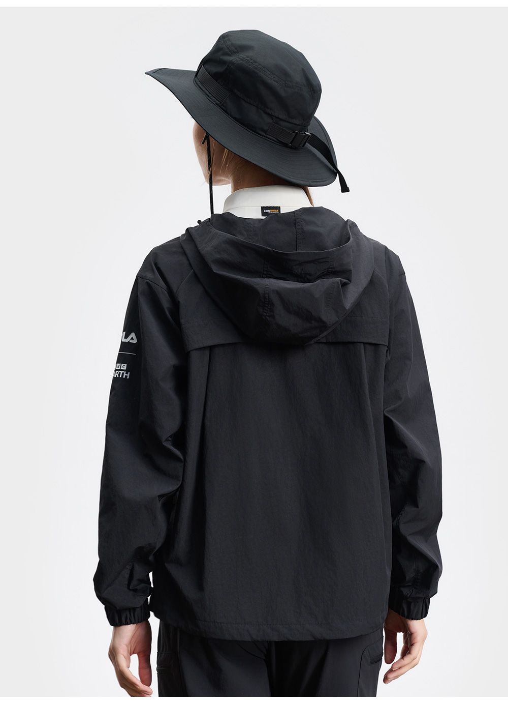 FILA CORE ATHLETICS EXPLORE NATURE'S WONDER Women Woven Top (Black)