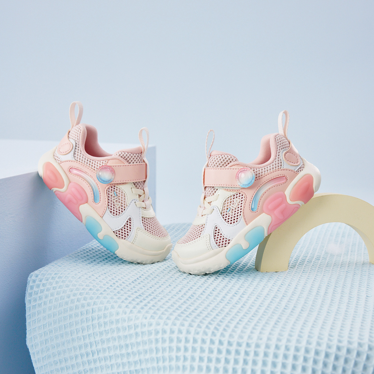 FILA KIDS HERITAGE JIGSAW Girls Light-Up Sneakers