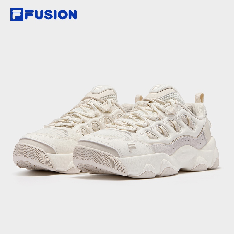 FILA FUSION WATERBEAR Women Sneakers (Black/White)