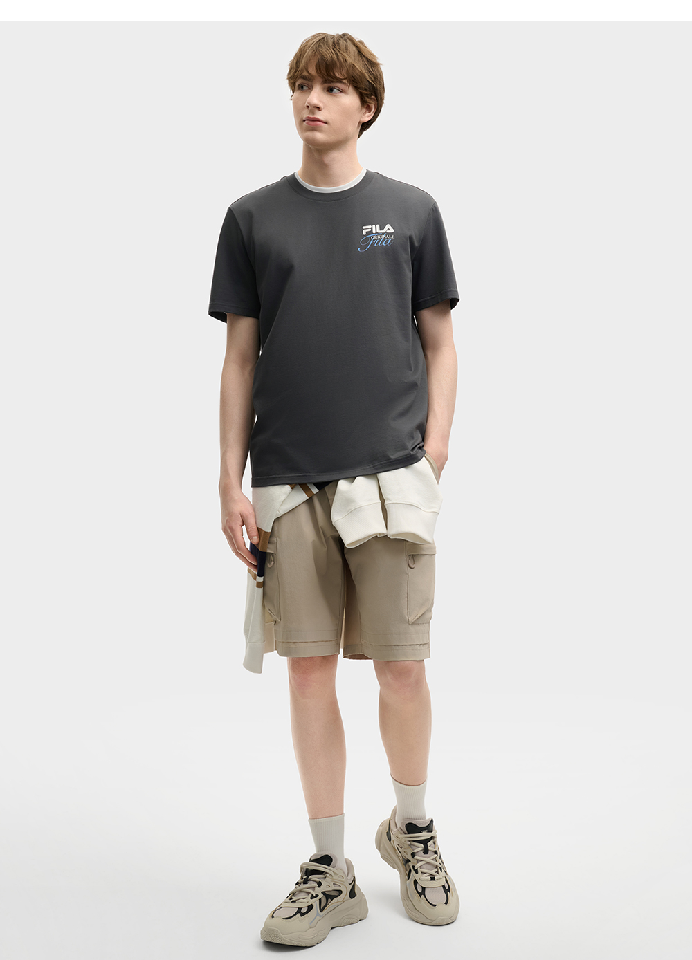 FILA CORE LIFESTYLE ORIGINALE DREAMS ON THE COURT Men Short Sleeves T-Shirt (Grey / Light Blue / White)