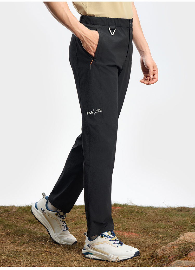 FILA CORE ATHLETICS EXPLORE NATURE'S WONDER Men Woven Pants (Black)