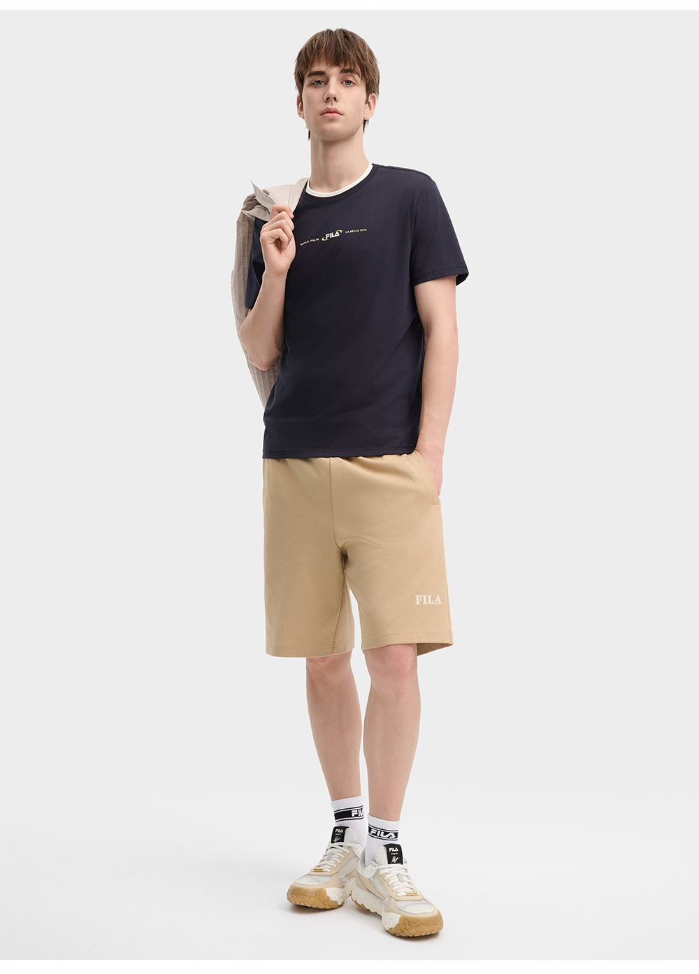 FILA CORE LIFESTYLE ORIGINALE FÊTE DE LA MUSIQUE Men Short Sleeve T-shirt (Brown / Navy)