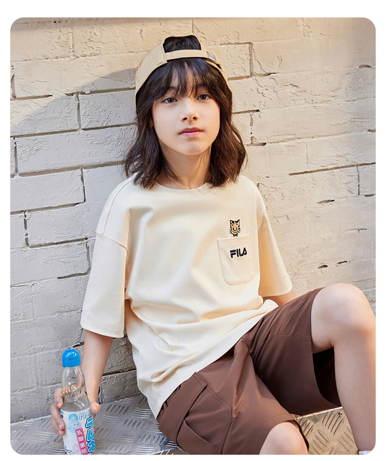 (130 - 170cm) FILA KIDS x OSAMU GOODS Unisex Short Sleeve T-Shirt