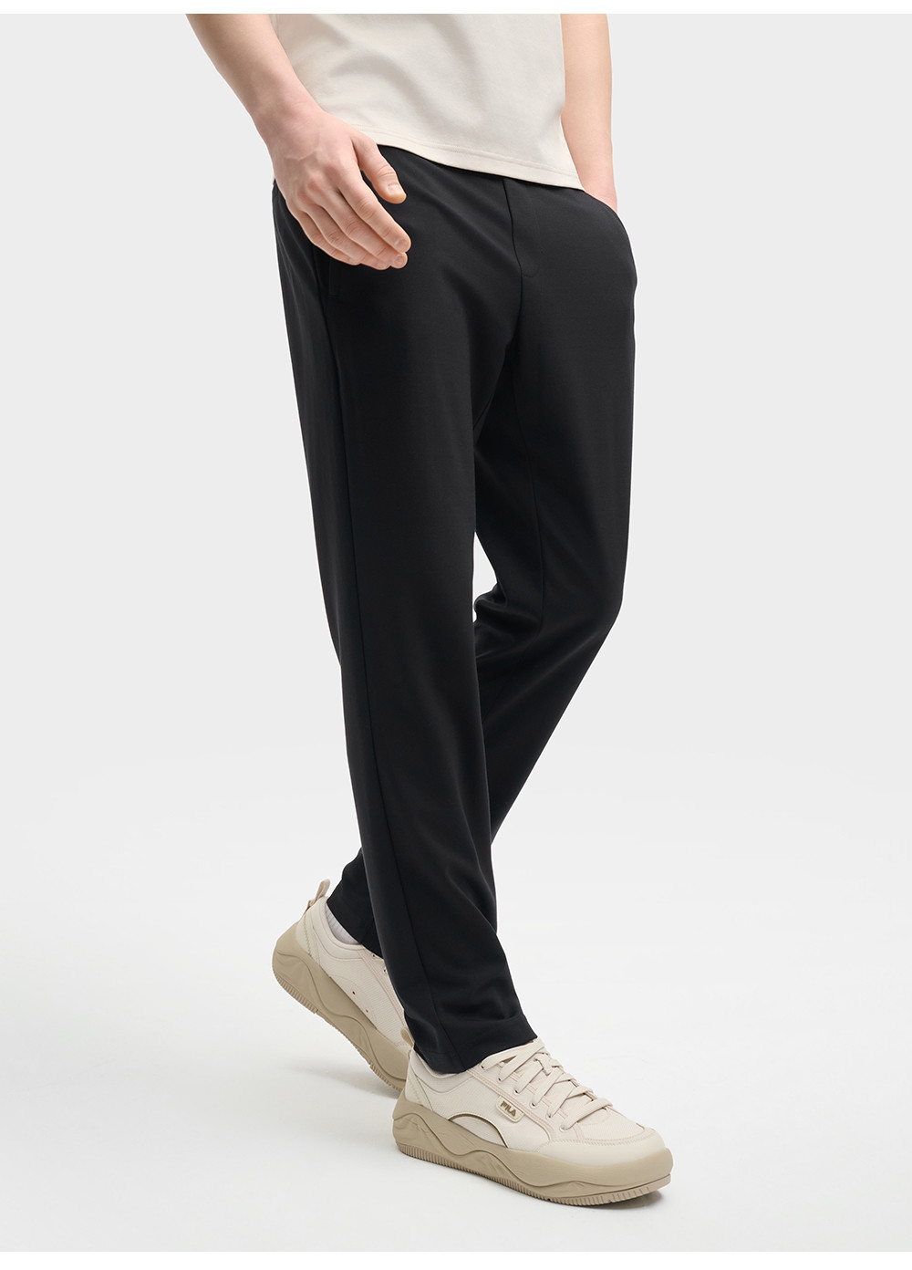 FILA CORE LIFESTYLE HERITAGE SPRING IMAGINATION Men Knit Pants (Black)