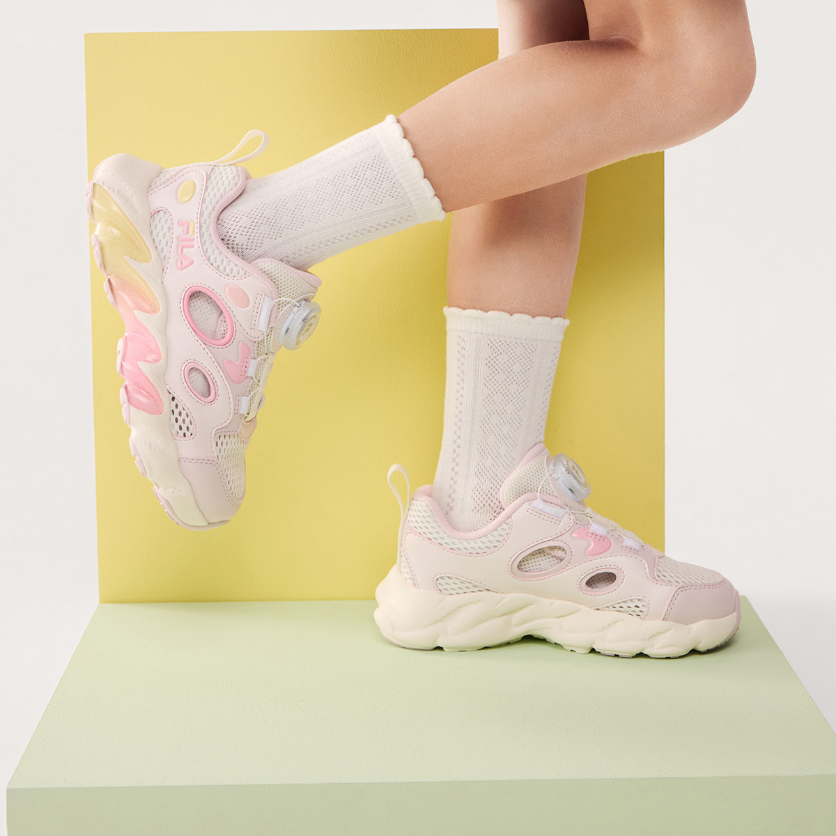 FILA GIRLS' HERITAGE-FHT FERN 2 Shoes