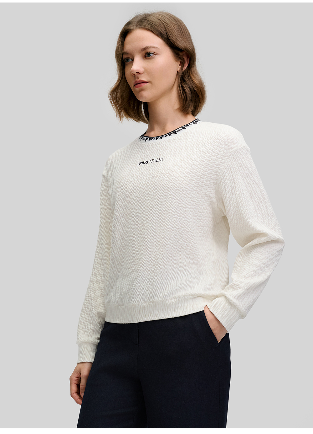 FILA CORE LIFESTYLE EMERALD ELEGANT HEART Women Pullover Sweater (White)
