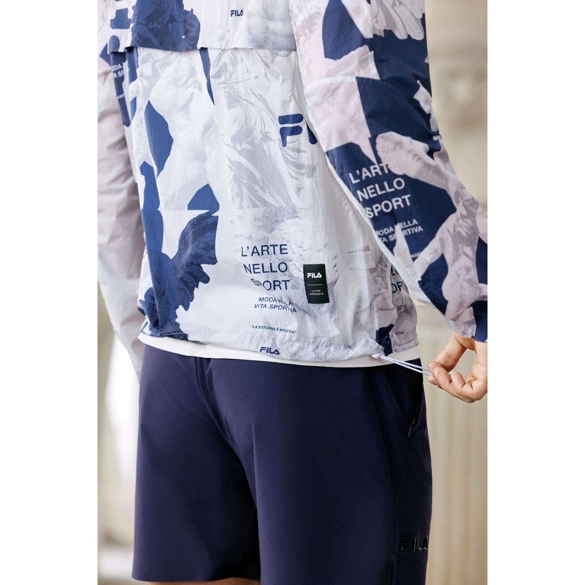 FILA CORE ATHLETICS FITNESS Men Woven Top in Full Print