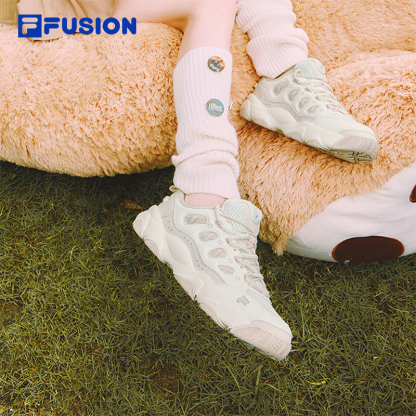 FILA FUSION WATERBEAR Women Sneakers (Black/White)