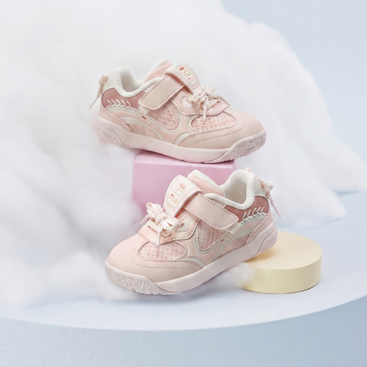 FILA KIDS HERITAGE Girls Classic Sneakers