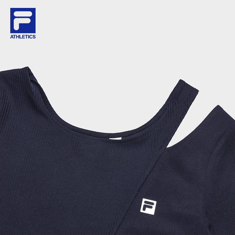 FILA CORE ATHLETICS FITNESS Women Short Sleeve T-shirt in Navy
