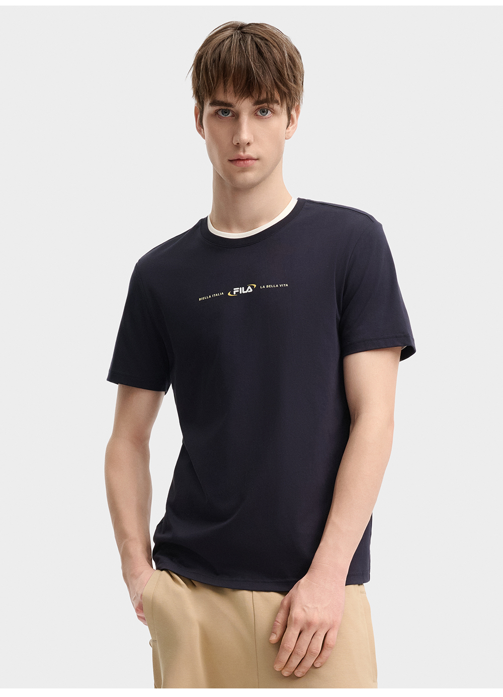 FILA CORE LIFESTYLE ORIGINALE FÊTE DE LA MUSIQUE Men Short Sleeve T-shirt (Brown / Navy)
