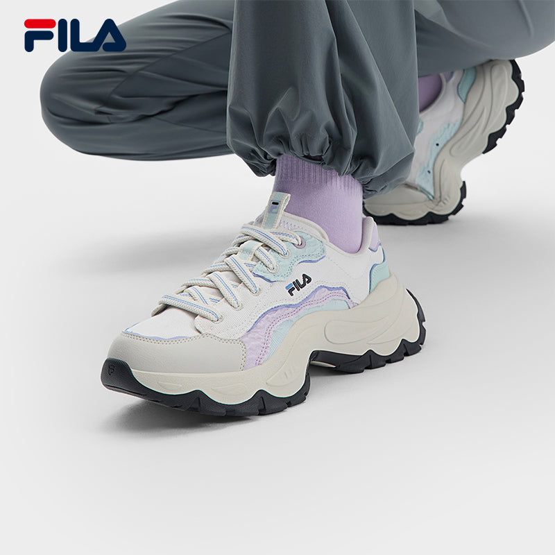FILA CORE FASHION SOFIA 4 Women Canvas Shoes (Black/ Grey)