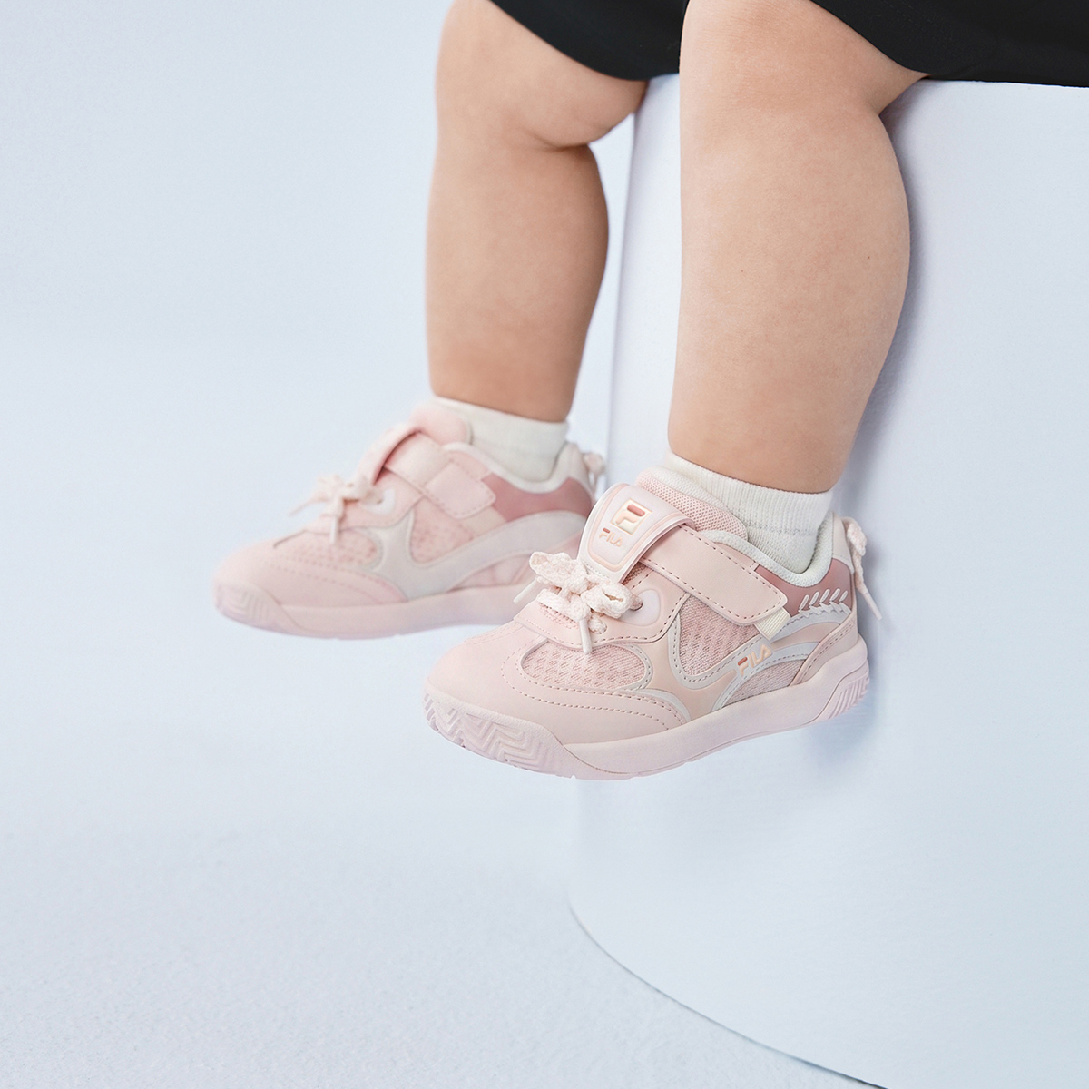 FILA KIDS HERITAGE Girls Classic Sneakers