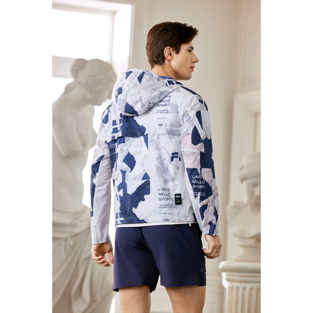 FILA CORE ATHLETICS FITNESS Men Woven Top in Full Print
