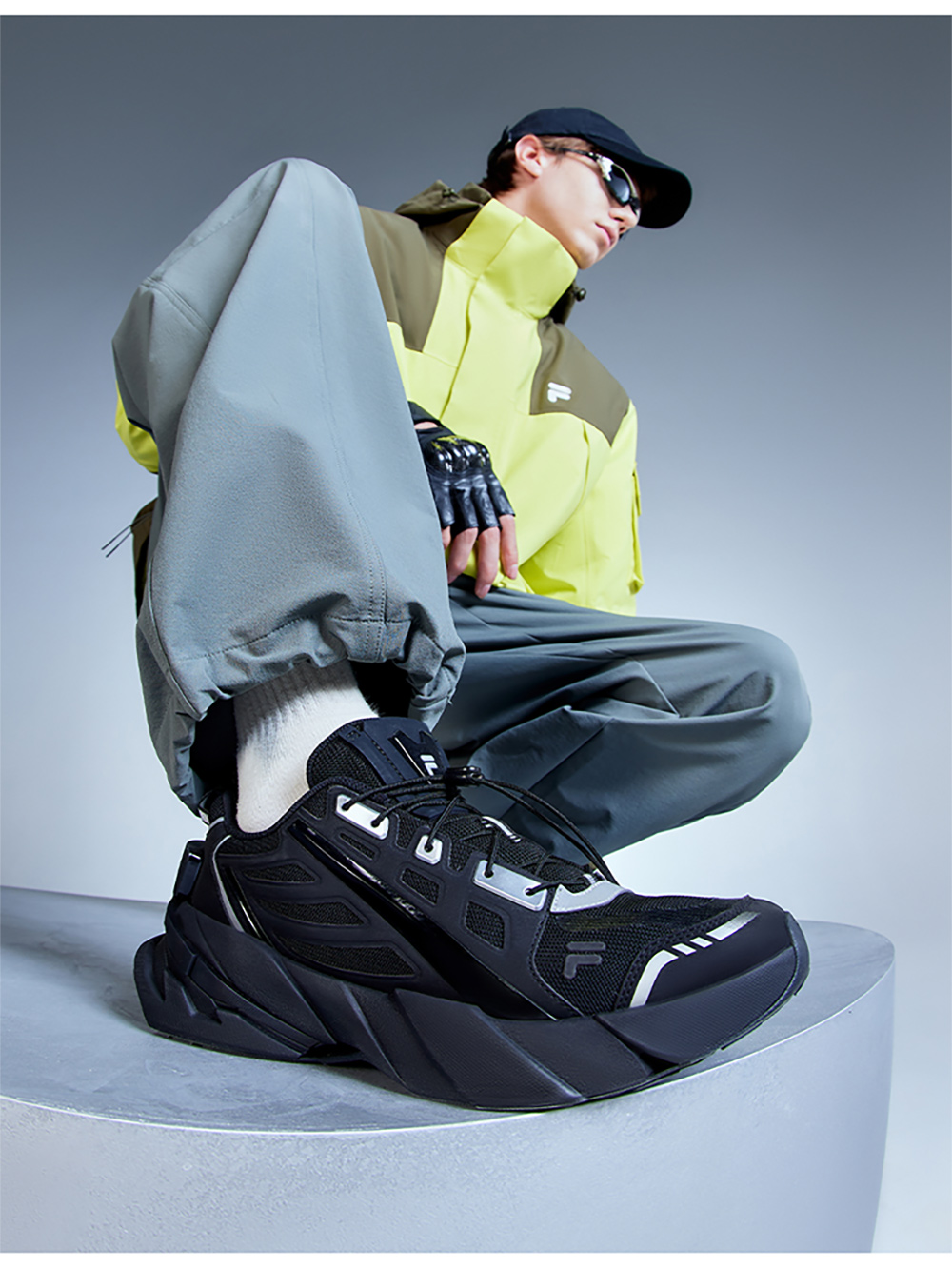FILA FUSION FUSION TI-22 Men Sneakers (Black/Grey)