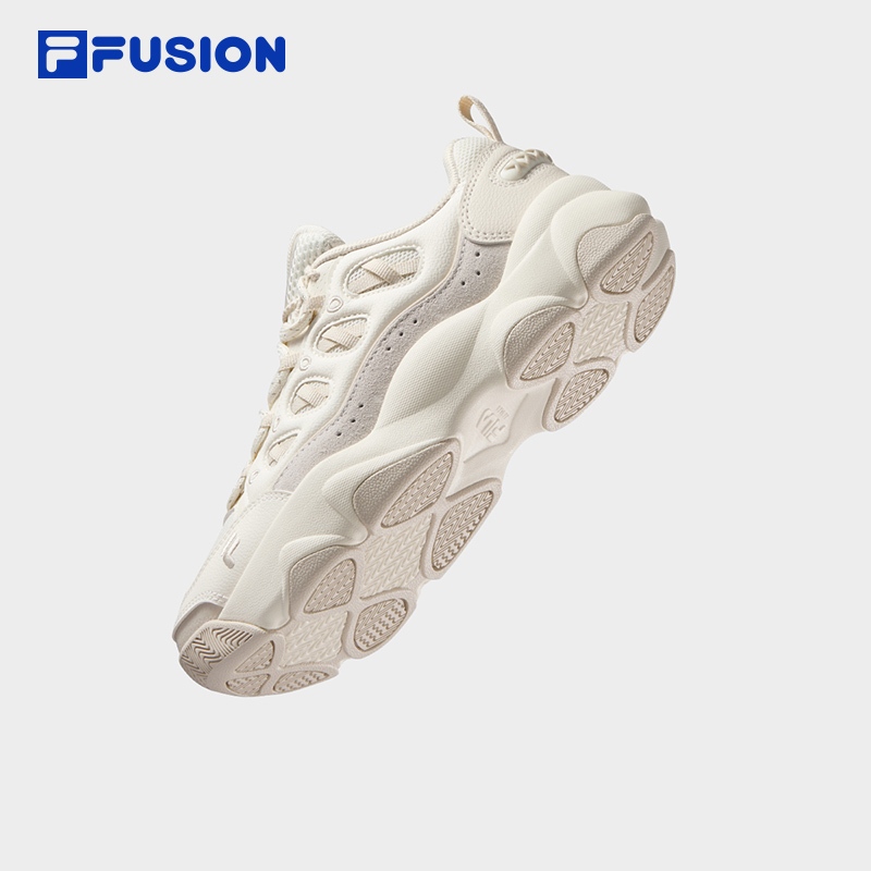 FILA FUSION WATERBEAR Women Sneakers (Black/White)