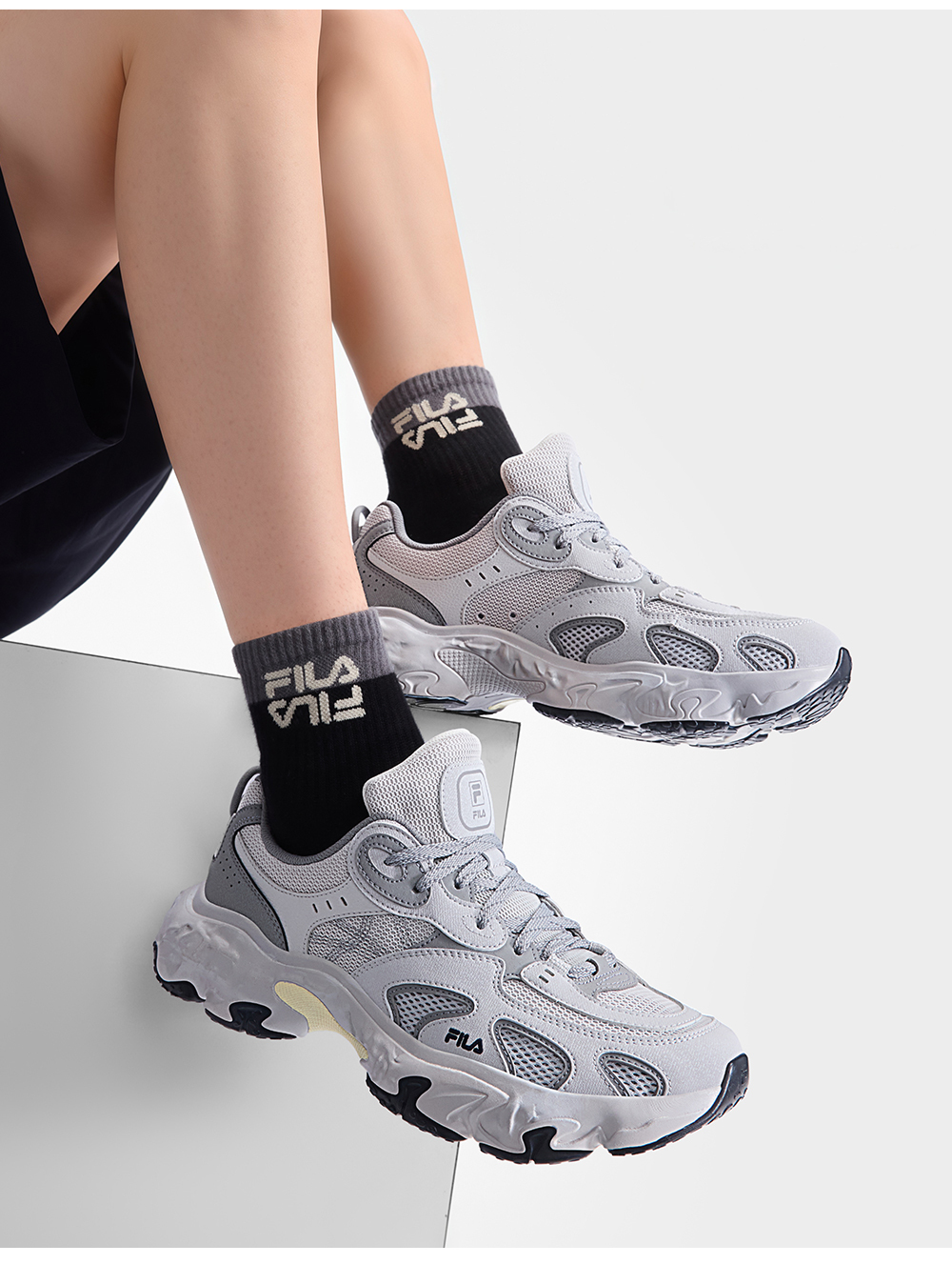 FILA CORE FASHION TORNADO Men Sneakers (Cream / Blue)