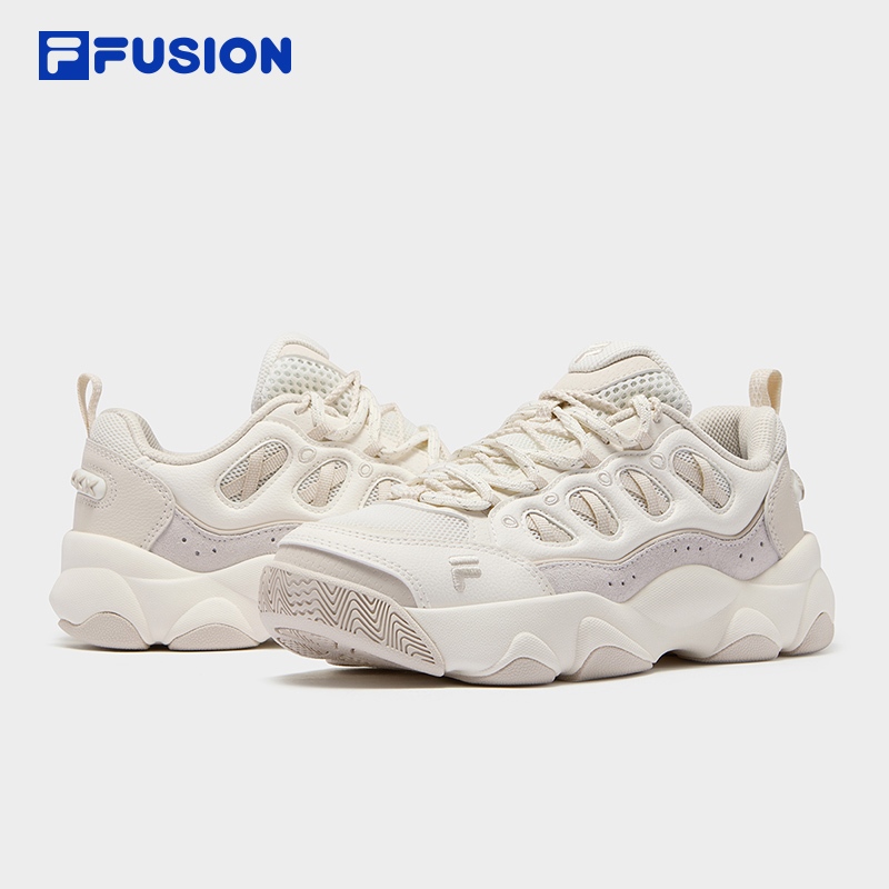 FILA FUSION WATERBEAR Women Sneakers (Black/White)