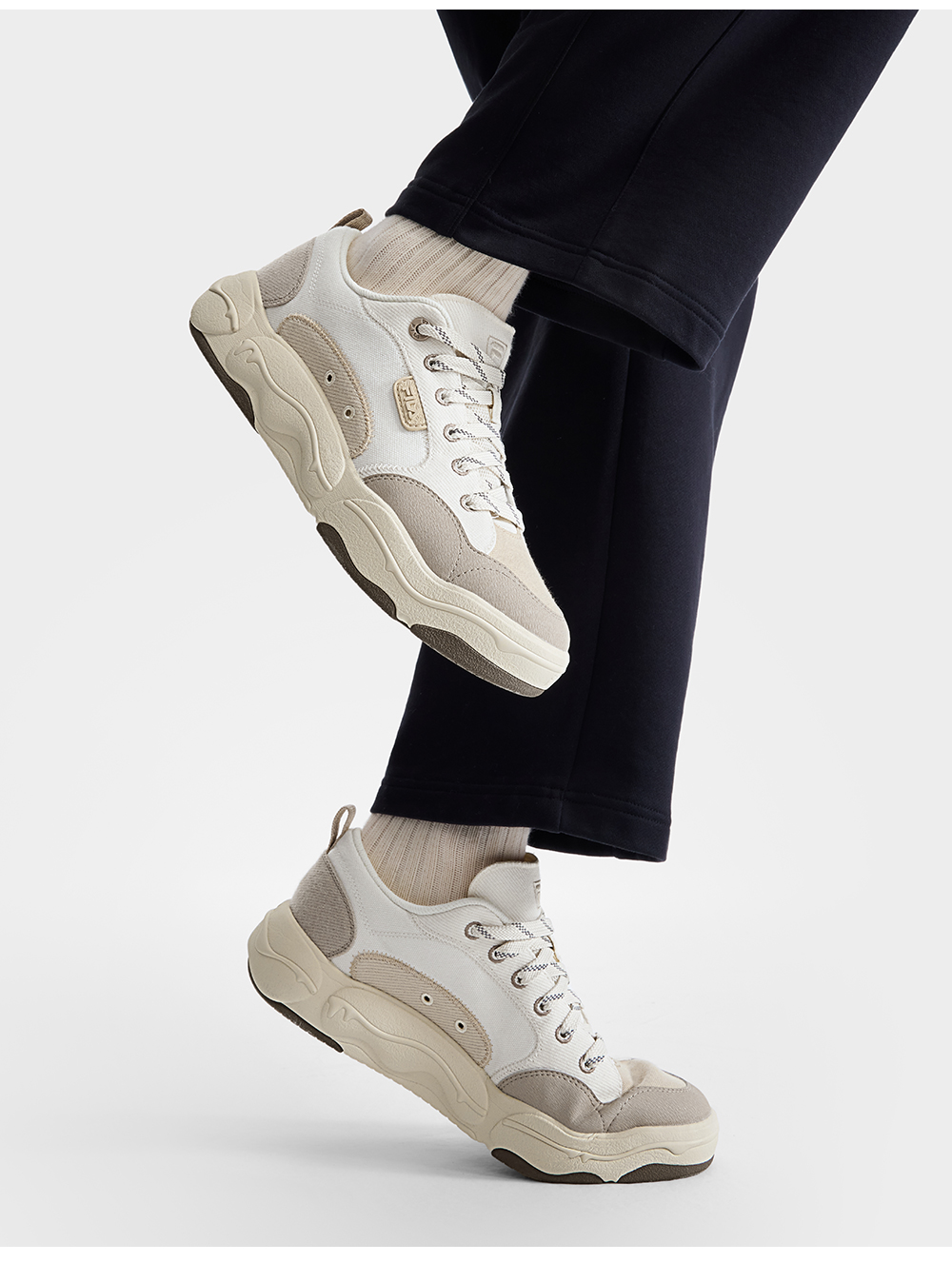 FILA CORE FASHION BURGER Men Canvas Shoes (Yellow / White)