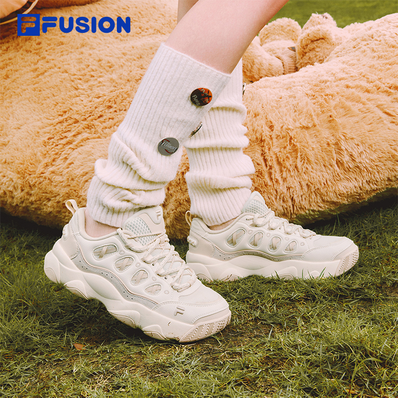FILA FUSION WATERBEAR Women Sneakers (Black/White)