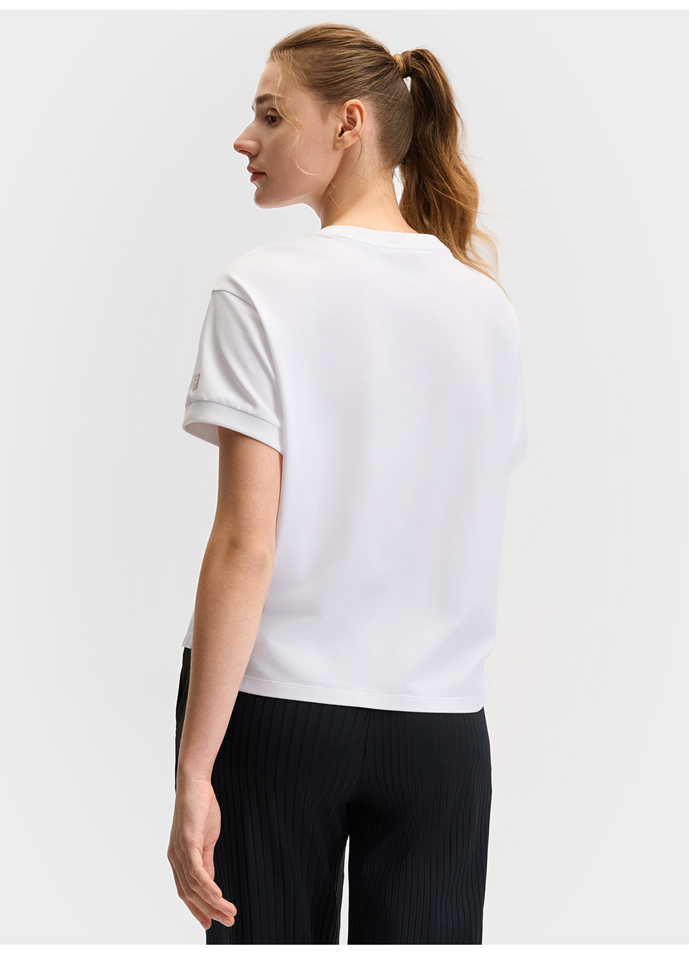 FILA CORE ATHLETICS FILA-FIT ARTE ELEGANTE Women Short Sleeves T-Shirt (Black / White)