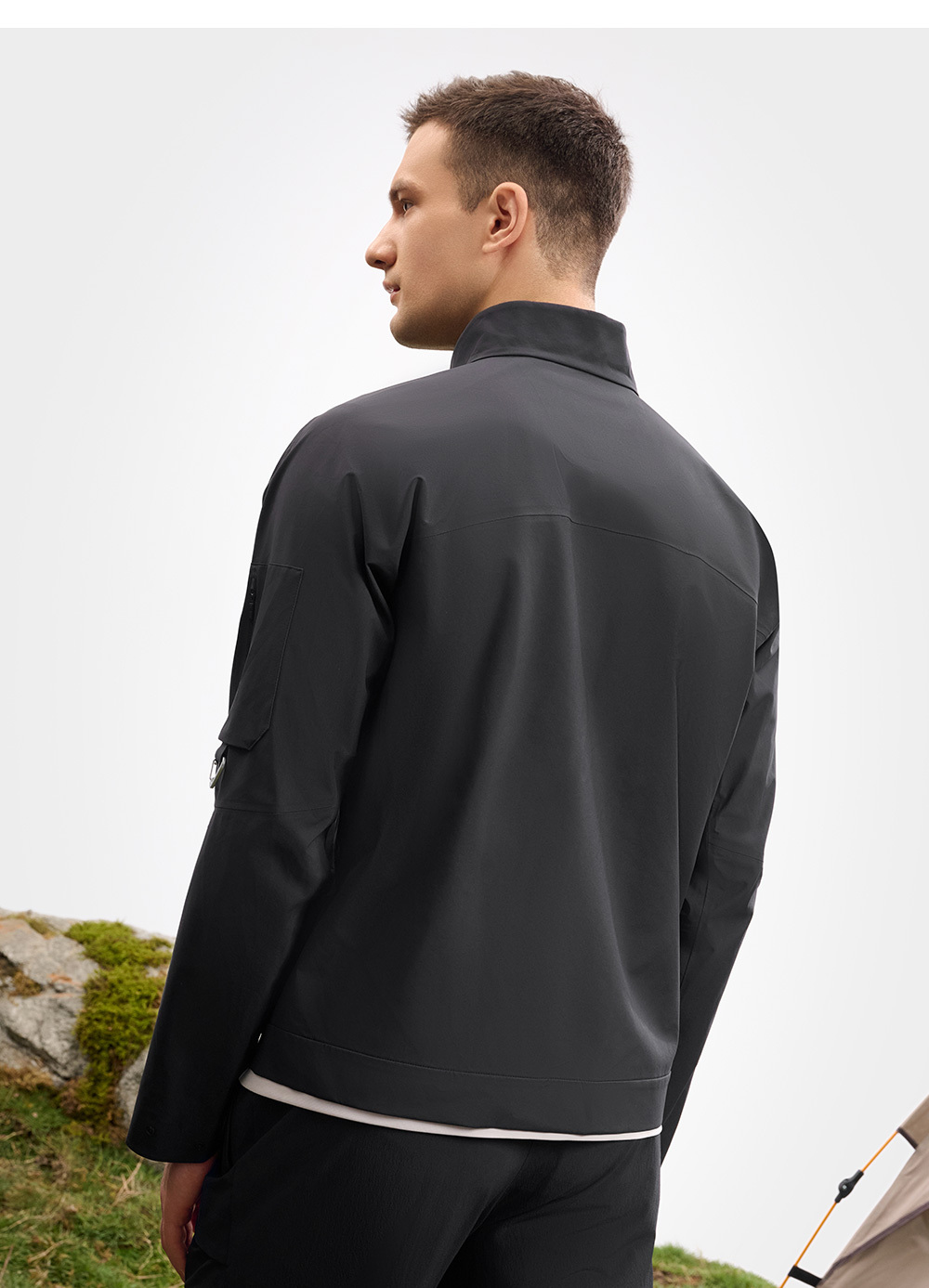 FILA CORE ATHLETICS EXPLORE X DUNHUANG MUSEUM Men Woven Jacket (Black)