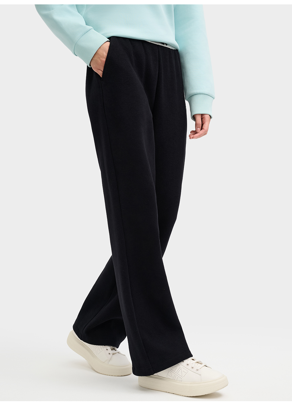 FILA CORE LIFESTYLE ORIGINALE HERITAGE Women Knit Pants (Black)