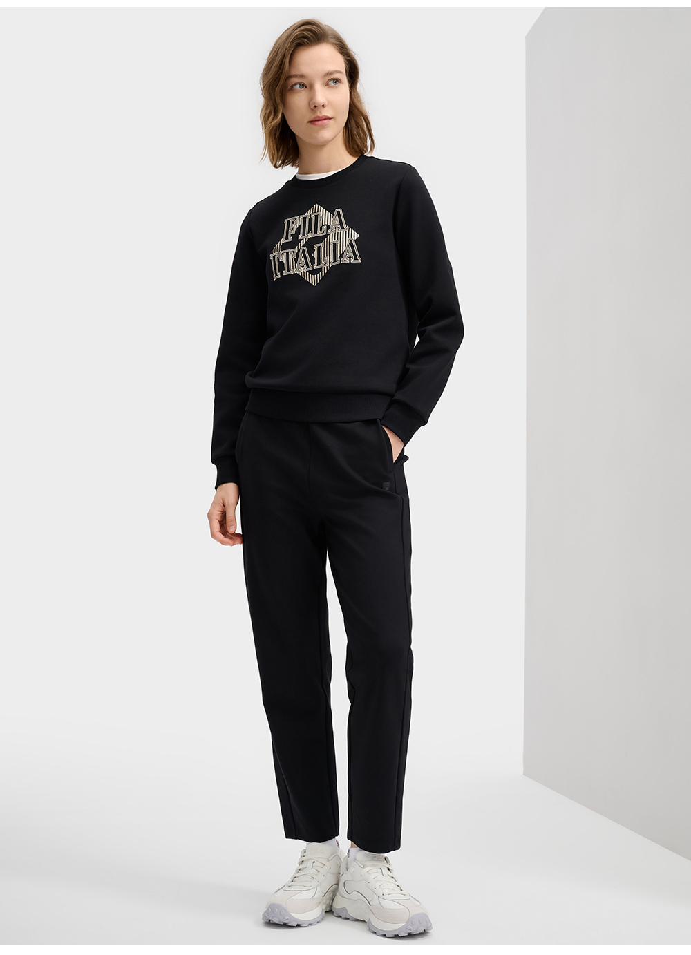 FILA CORE LIFESTYLE WHITE MILAN DESIGN WEEK Women Knit Pants (Black)
