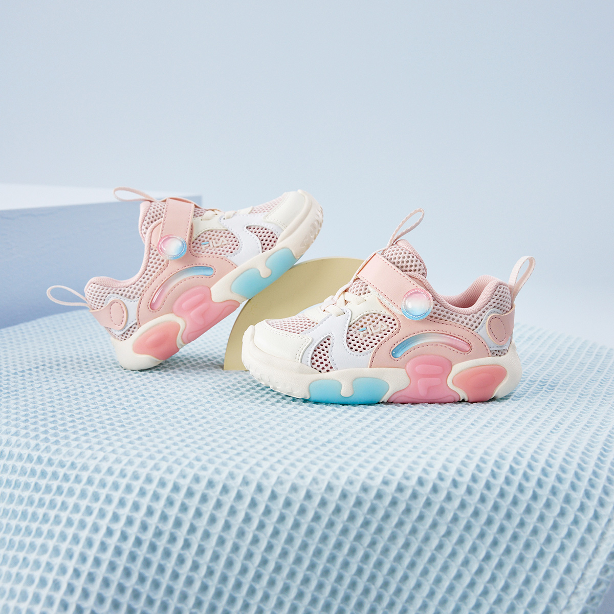 FILA KIDS HERITAGE JIGSAW Girls Light-Up Sneakers