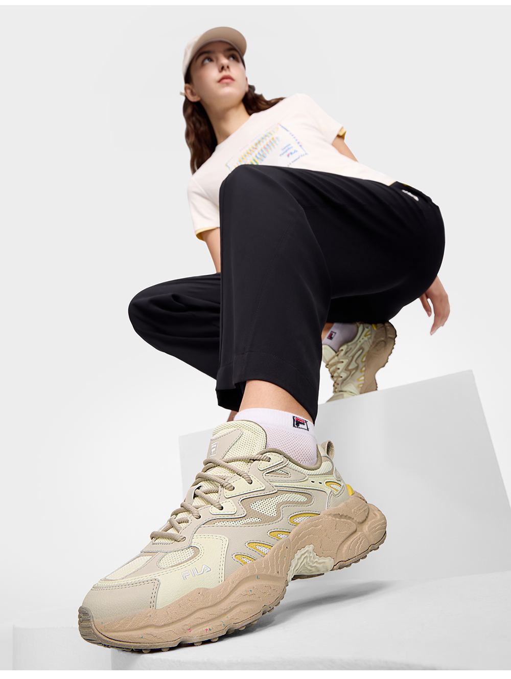 FILA CORE FASHION FERN Women Sneakers (Beige)
