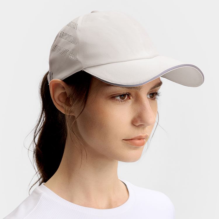 FILA CORE Women FITNESS Baseball Cap CREAM