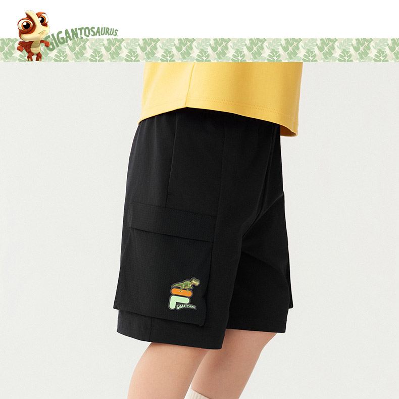 (105-130cm) FILA KIDS x GIGANTOSAURUS Boy's Knit 5 Inch Woven Pants in Navy