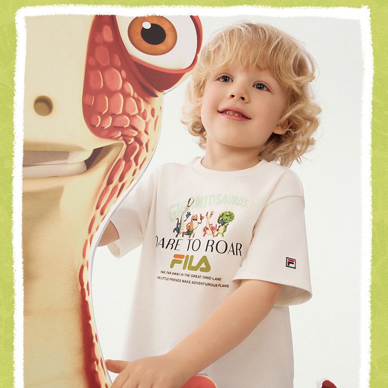 (105 - 130cm) FILA KIDS x GIGANTOSAURUS ORIGINALE Boy's Short Sleeve T-Shirt in Ash