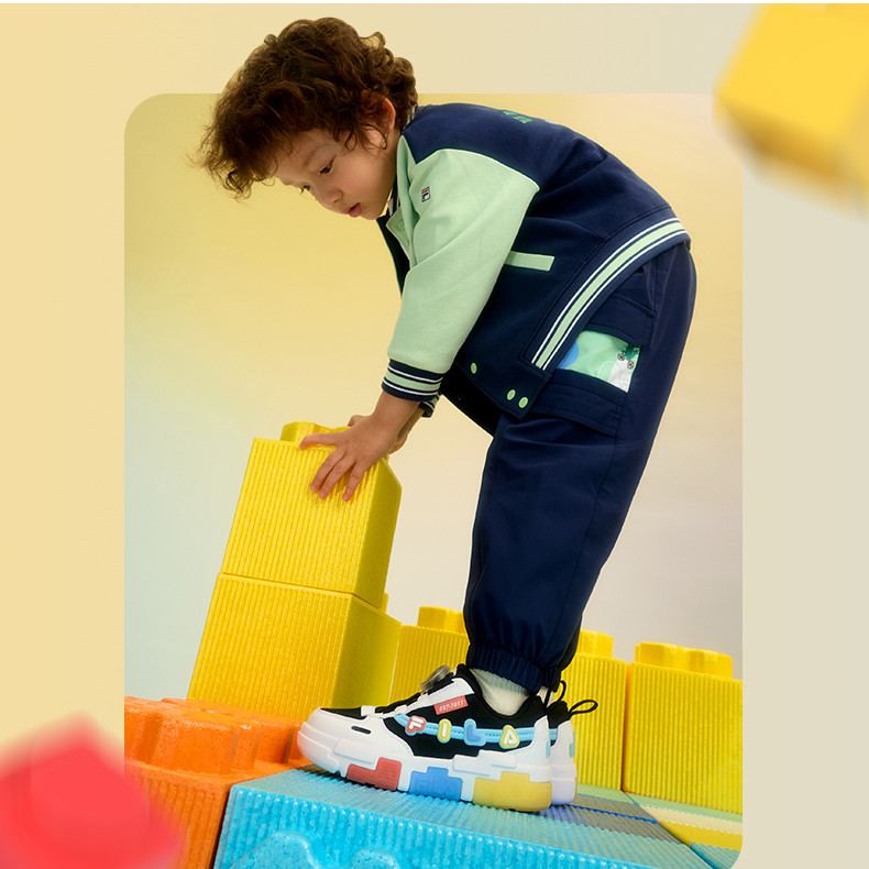FILA KIDS PIXELS Boy's Light-up Shoes in Black / Blue